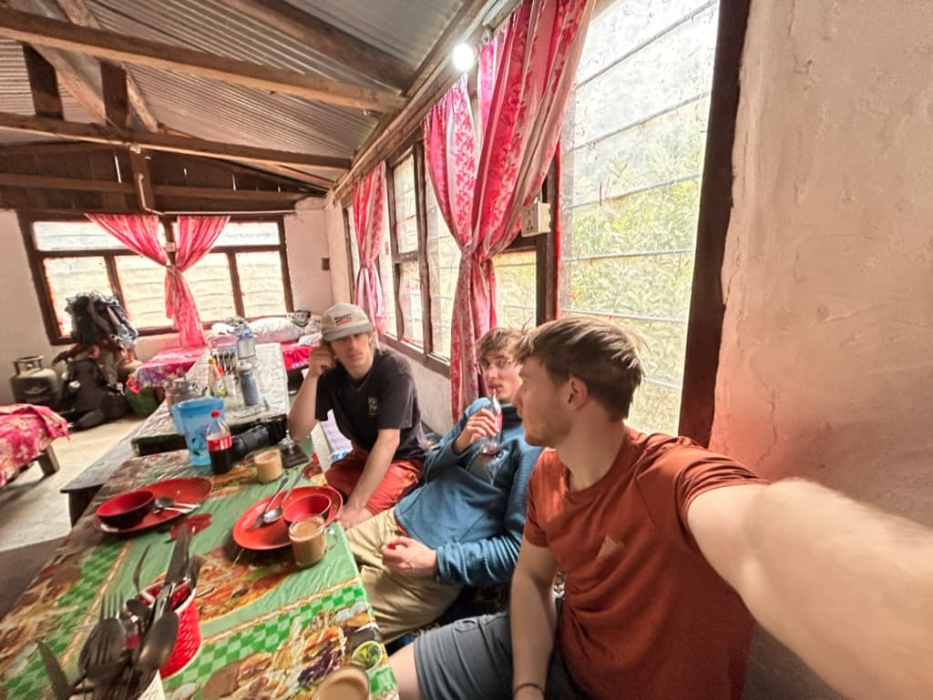 Manaslu Circuit mit @kilian.lit und @photograferander um für Wellplantrekking zu filmen